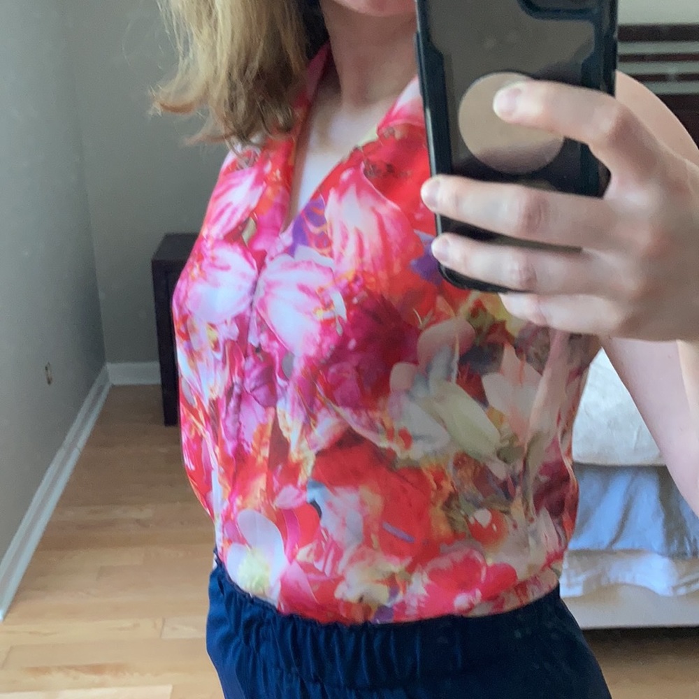 Vince Camuto - Picture 4 of 6